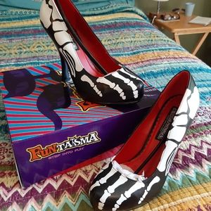Skeleton Pumps